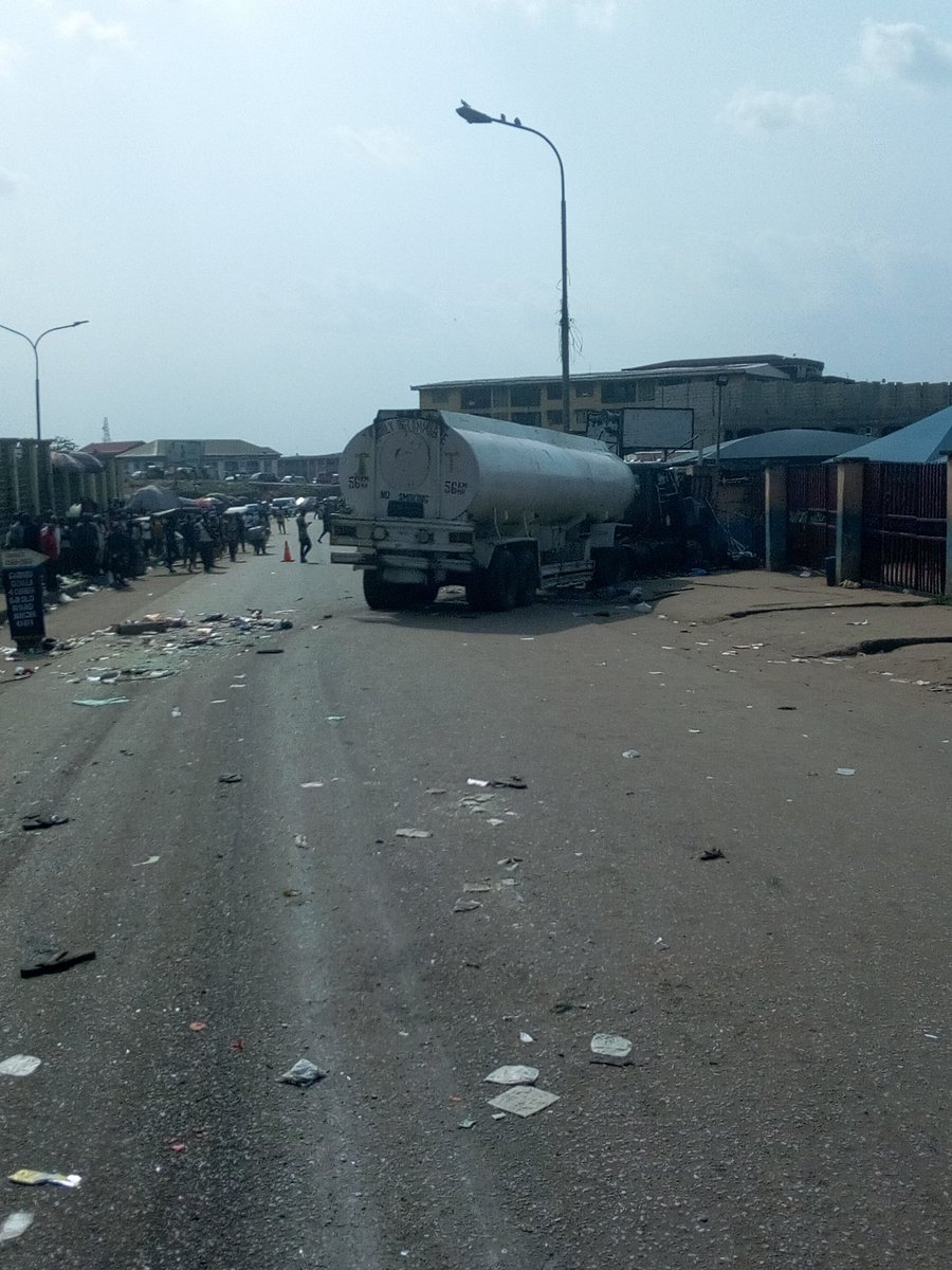 Tears as trailer crushes three persons to death in Ogun-TopNaija.ng