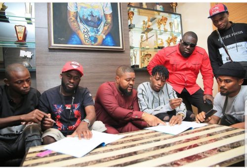 Lil Frosh joins DMW, signs record deal