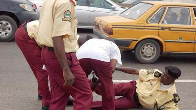 Commuters kill LASTMA officer in Lagos