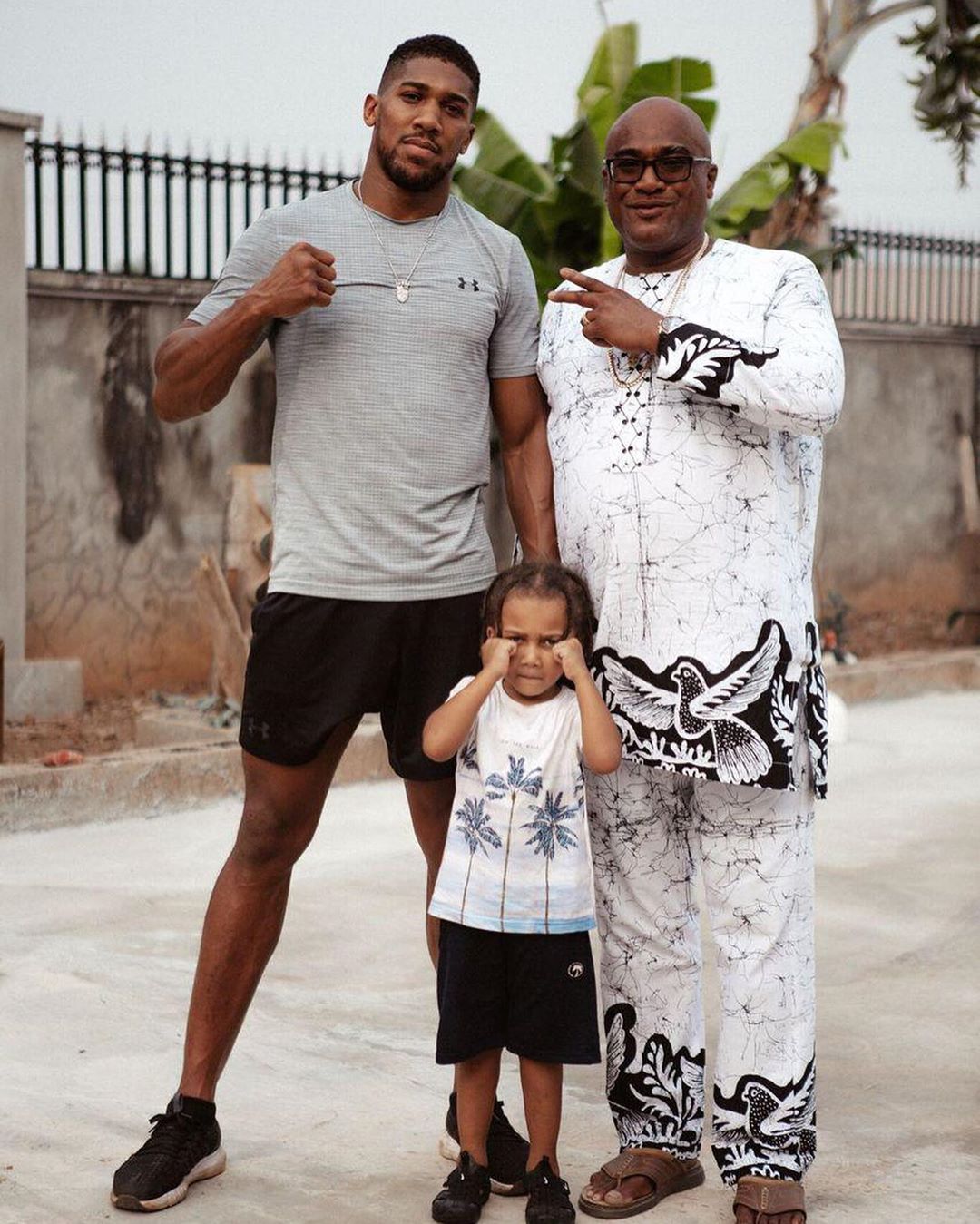 Anthony Joshua shares beautiful 3 generation photo with his father and son