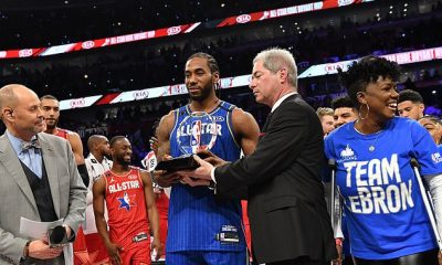 Kawhi Leonard lifts first-ever Kobe Bryant MVP Award at NBA All-Star Game
