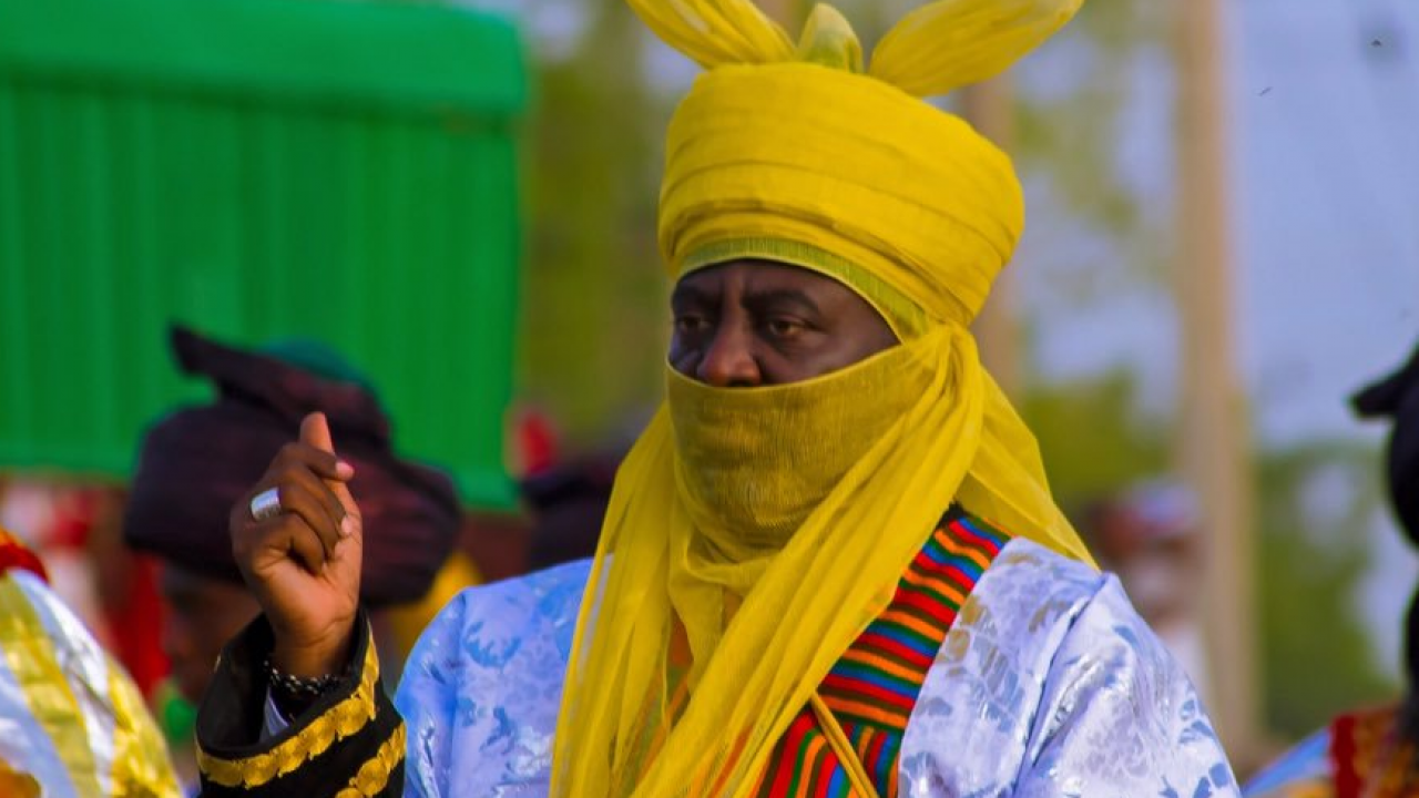 New Emir of Kano, Aminu Ado Bayero makes way to the palace