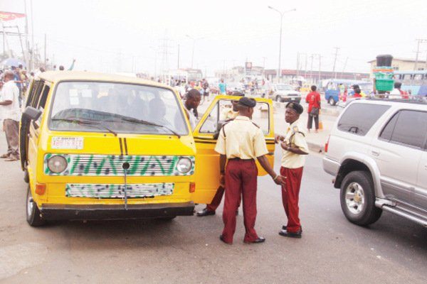 Bus conductor faints during fight with LASTMA officials