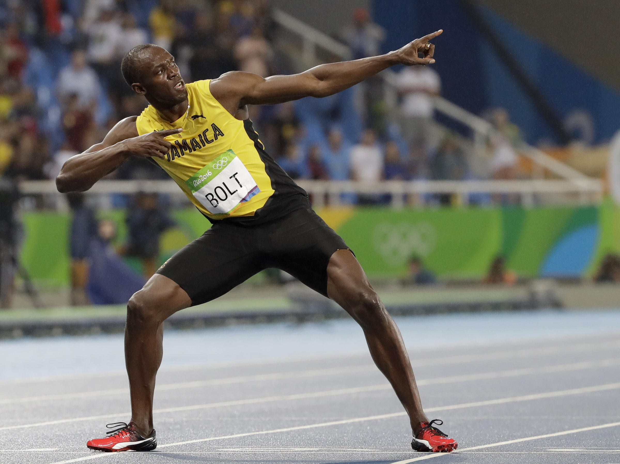 Usian Bolt shares social distancing photo and it is hilarious