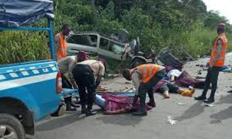Lagos-Ibadan Expressway accidents leaves 3 dead, 14 injured