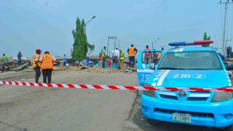Ogun State: Auto crash claims one, injures 2 -TopNaija.ng