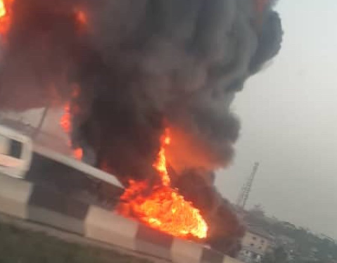 Fuel tanker conveying diesel explodes on Otedola bridge in Lagos (photos/video)-TopNaija.ng