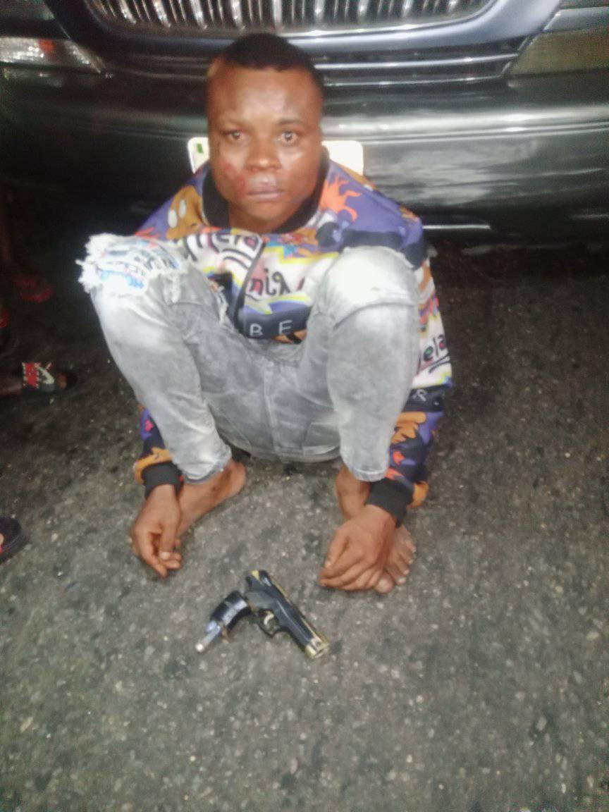 Notorious thief apprehended in Port Harcourt after snatching a phone and handbag -TopNaija.ng