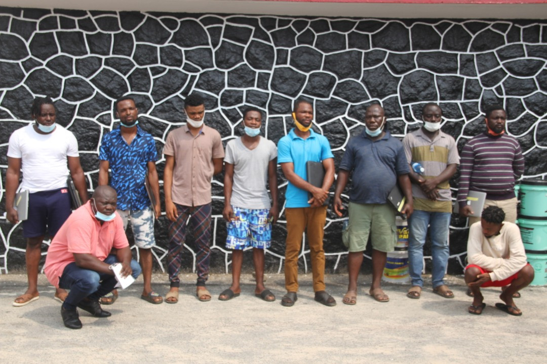 How EFCC arrested 10 men for alleged Internet Fraud in Lagos-TopNaija.ng