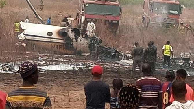 Military aircraft crashes Abuja 1