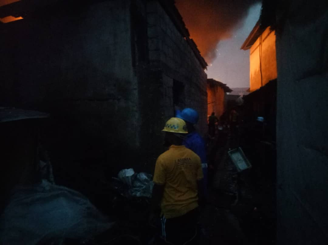 Fire guts bus terminal in Lagos [PHOTOS]-TopNaija.ng