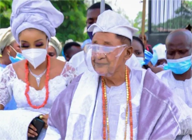 Alaafin-Of-Oyo-Makes-Fiest-Public-Appearance-With-His-New-Wife-Chioma-Photos