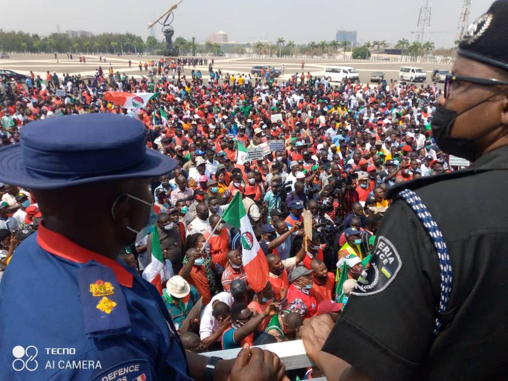 Roads blocked as workers protest to National Assembly over minimum wage