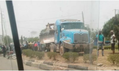 Many injured as articulated vehicle crushes car in Osogbo-TopNaija.ng