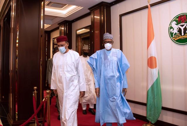 Buhari breaks fast with Niger President, Bazoum [PHOTOS]