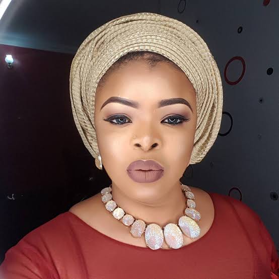 Nollywood Actress, Dayo Amusa slammed for using artificial nails while observing her Muslim prayers