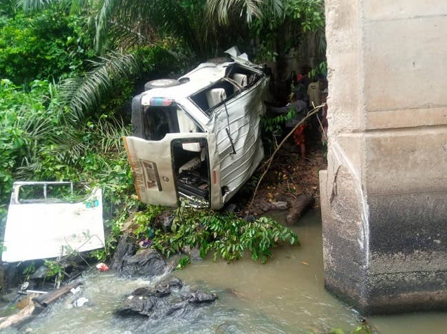 Tears as newly wed man, four others die as 18-seater bus plunges into river in Ondo-TopNaija.ng