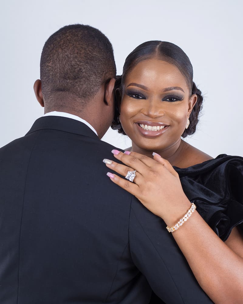 Tricia Ikponmwonba weds Olufemi-Olumide Triciabiz weds Olufemi-Olumide topnaija.ng