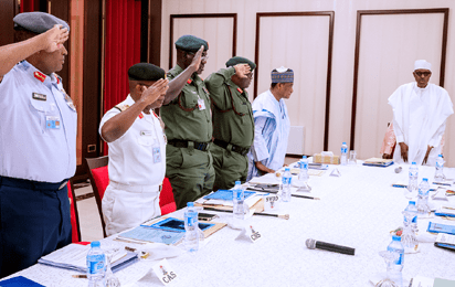 Buhari with service chiefs