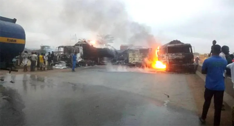 5 burnt beyond recognition as petrol tanker explodes on Lagos-Ibadan expressway