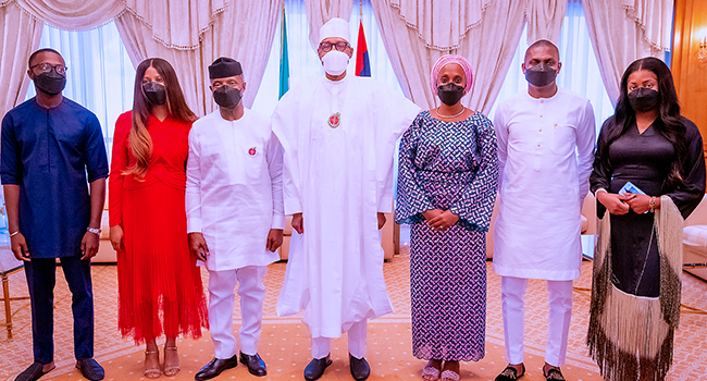 Buhari hosts Osinbajo and family on Christmas day [PHOTOS] 4