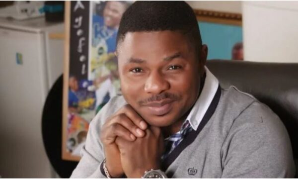 yinka ayefele cries