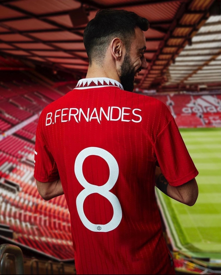 Bruno Fernandes sees the No. 8 in Manchester United