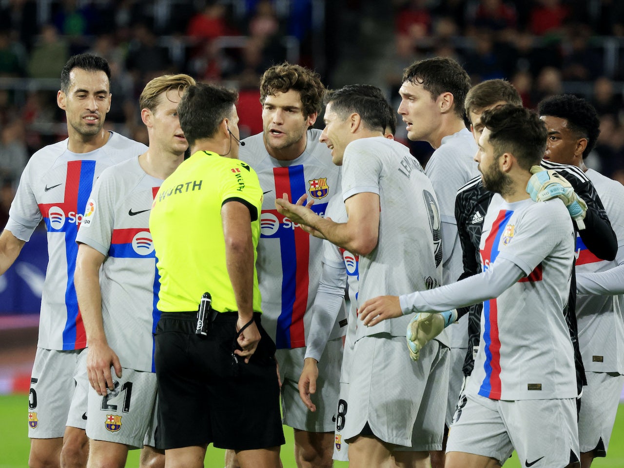 Barcelona Survive An Onslaught Of Red Cards To Top La Liga