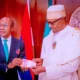 New-Naira-Note- Buhari with new naira notes