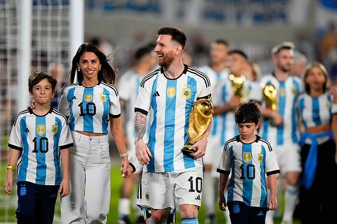 Lionel Messi in tears after emotional return