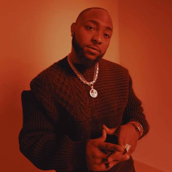 Moment Davido parties with loved ones at cousin's birthday (Video)