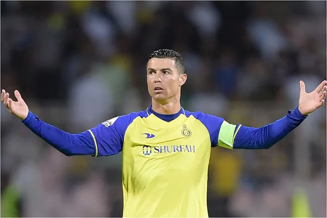 Ronaldo Reacts To Being Trolled By Opposition Fans