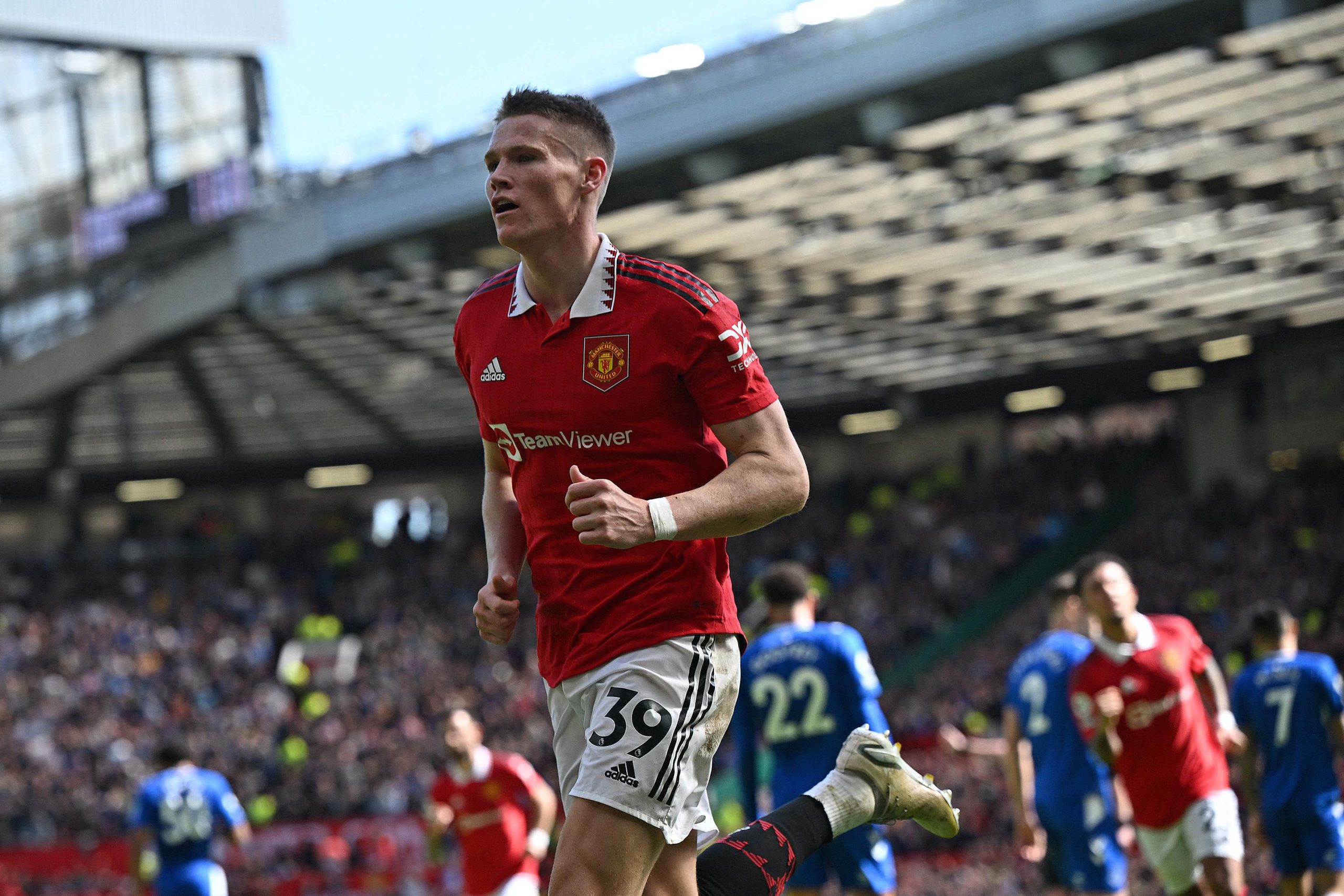 Manchester United smiles, Everton frowns