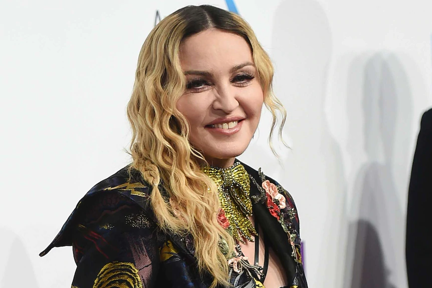 Pop Icon, Madonna hospitalized