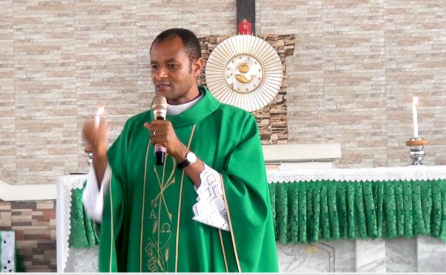 Go after the right people -- Catholic priest to Yahoo boys