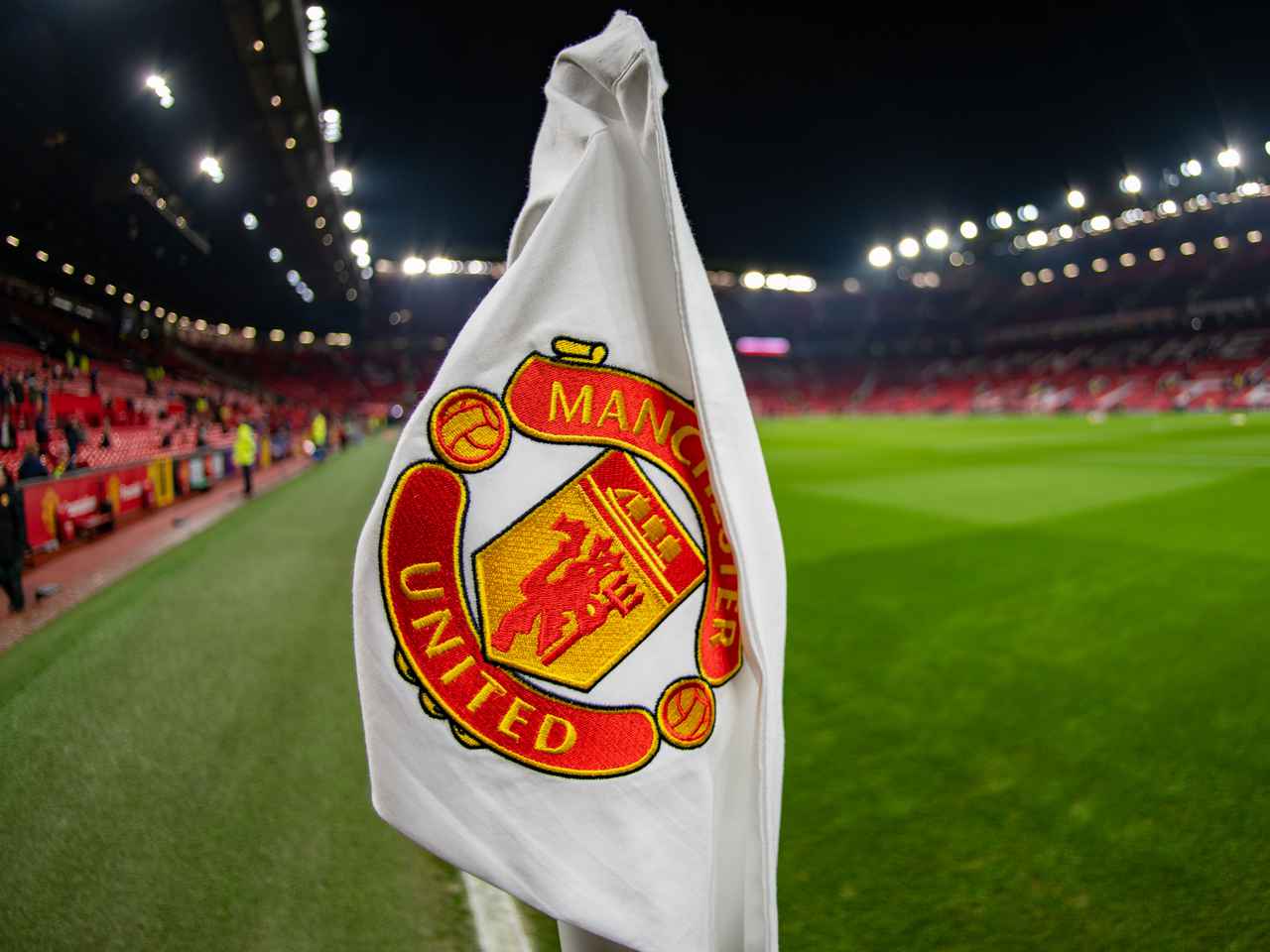 Man United hierarchy hold 'intense talks' as staff plan to resign