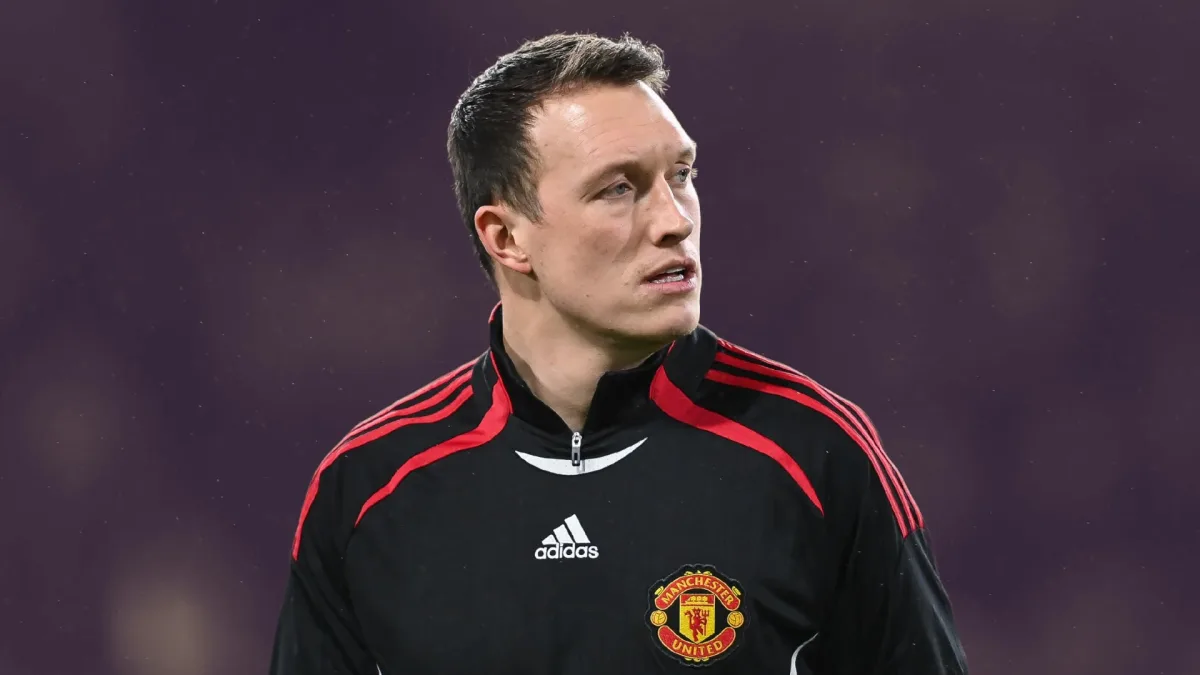 Phil Jones returns to Manchester United