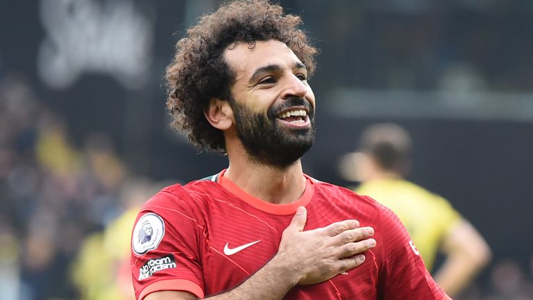 Pitch invaders attack Mohamed Salah on International duty