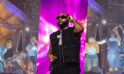 Davido has gathered reactions online after he gifted a female fan a whopping sum of N10 million during his performance in Port Harcout, Rivers State.