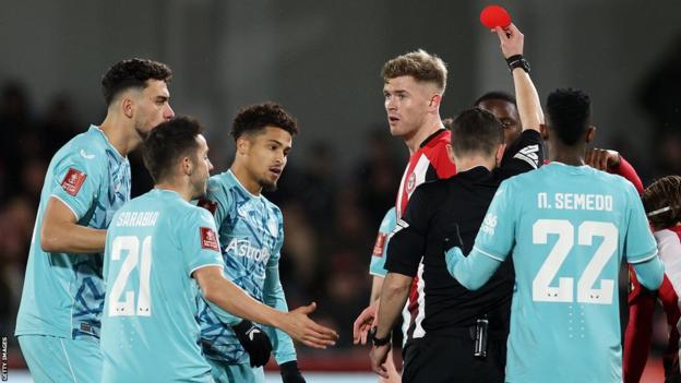 Why Ref used a 'Circle Card' to send player off in FA Cup Game