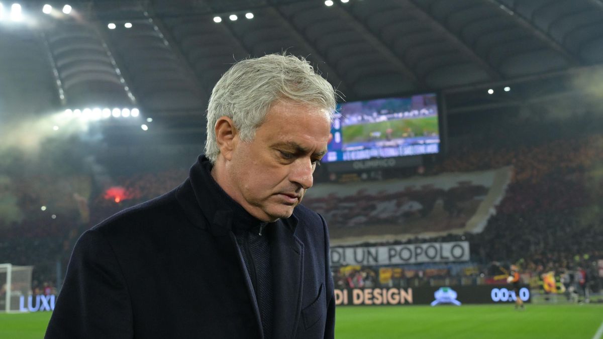 Mourinho leaves behind a 'hidden' message for Roma after sack