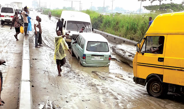 LASTMA officials recover 2 dead bodies in Lagos-Badagry road