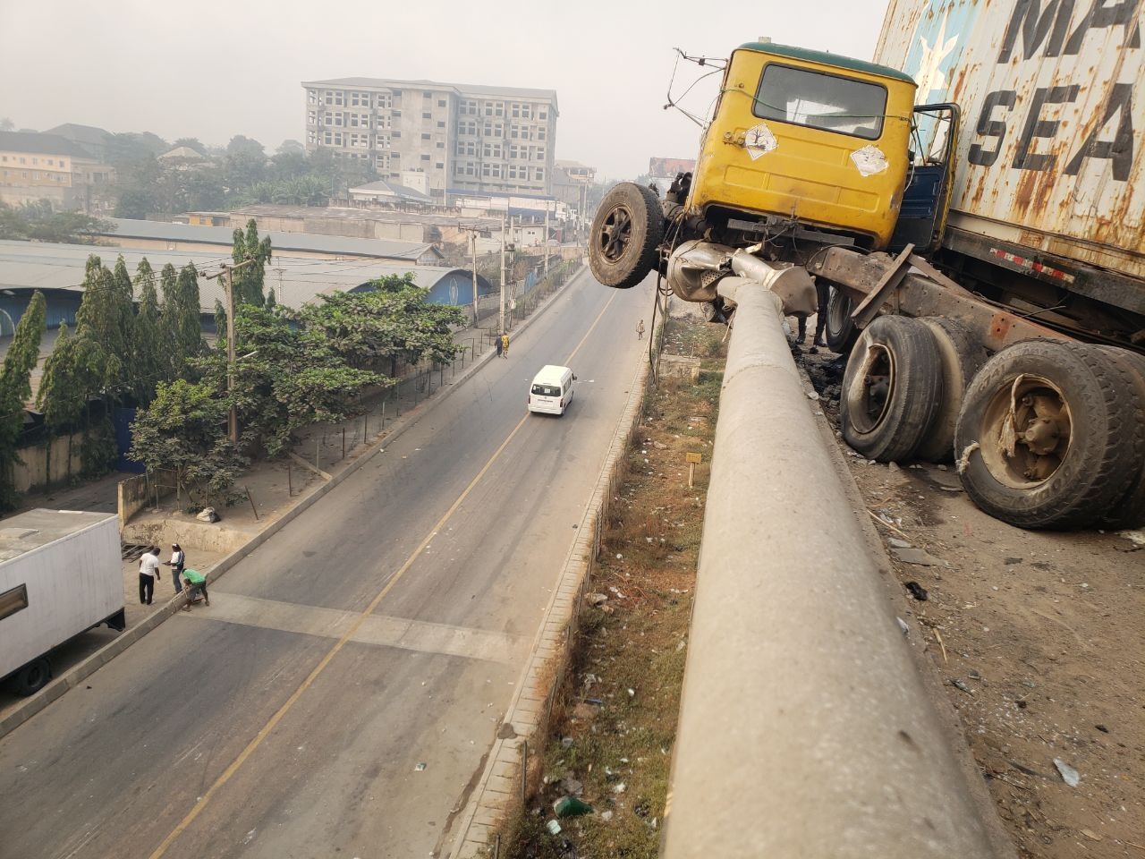 Trailer driver falls off Lagos-Ibadan Expressway bridge in lone accident