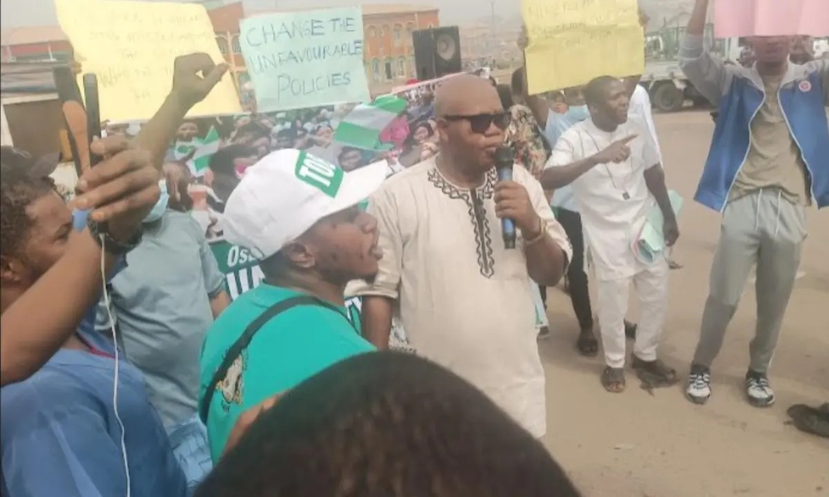 Economic hardship: Osun youths take to streets of Osogbo in protest