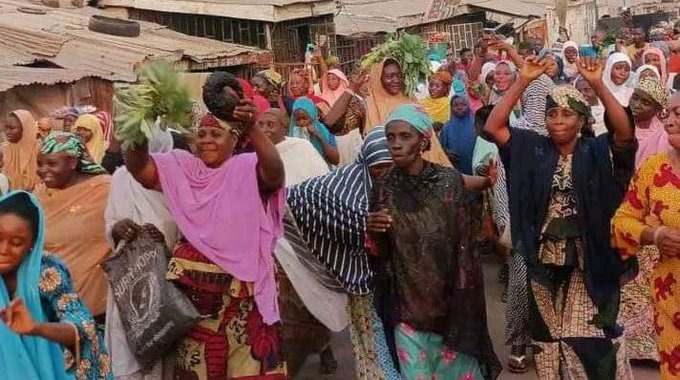 Breaking: Protest rocks Kogi State as traders decry high cost of food items
