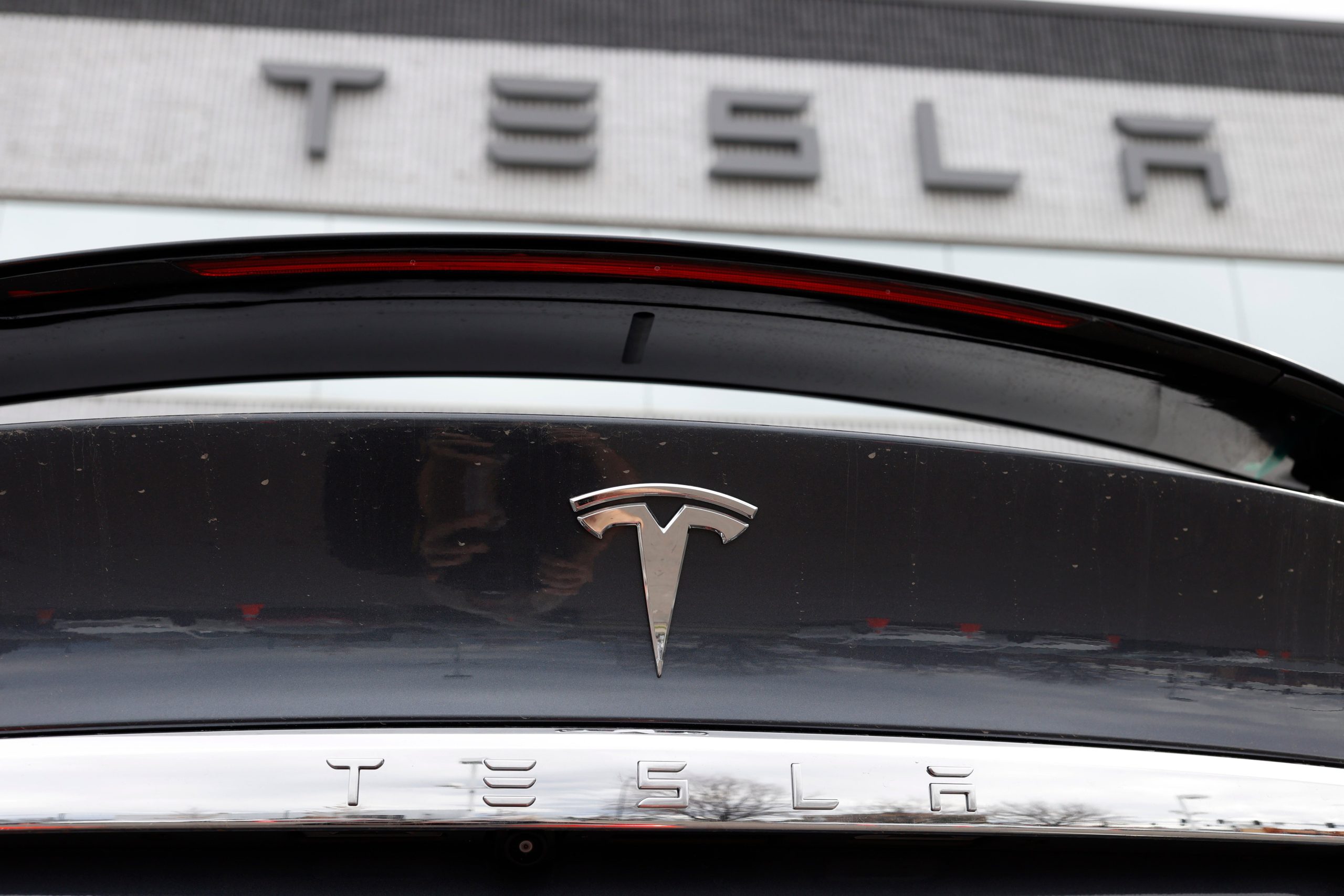 Tesla Recall: 125K vehicles seat belt issue