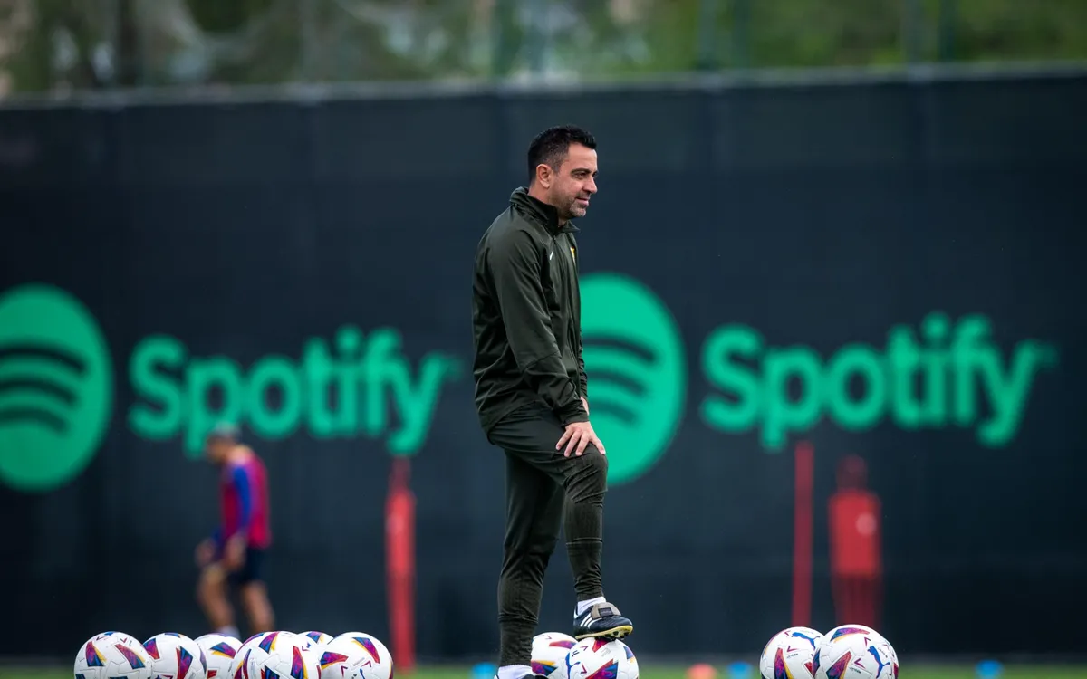 Xavi to leave his salary for Barcelona