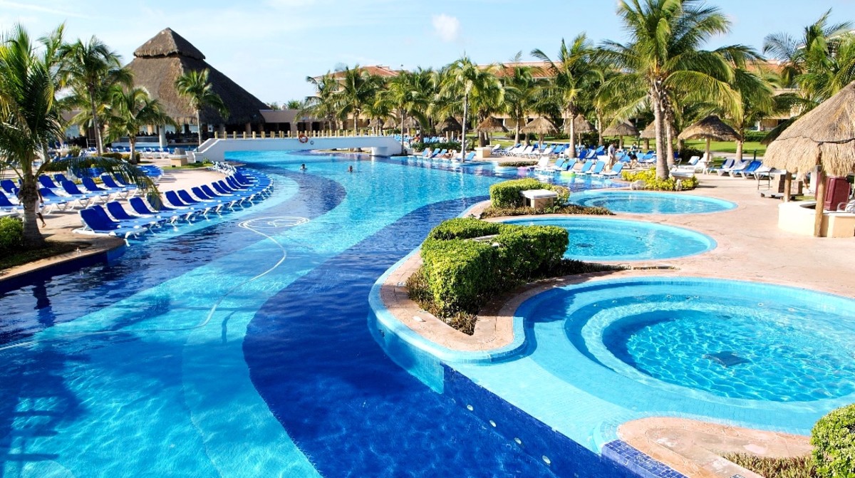 At least 2 electrocuted in a Jacuzzi in Mexican resort