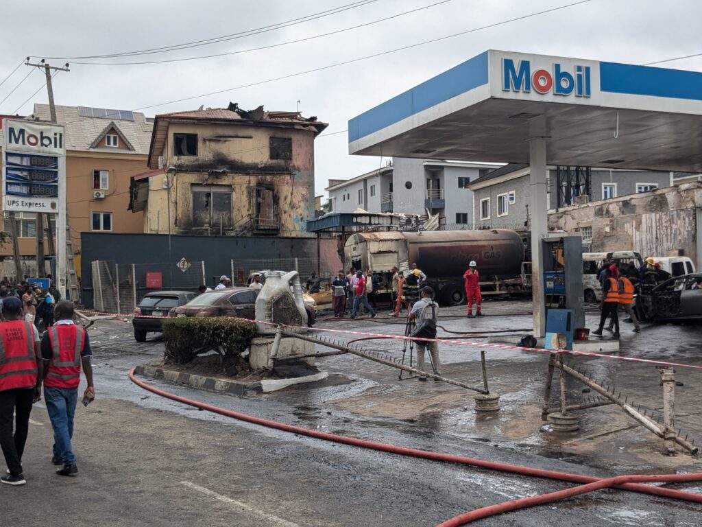 Ikeja gas explosion: seven injured, nine vehicles burned (UPDATE)