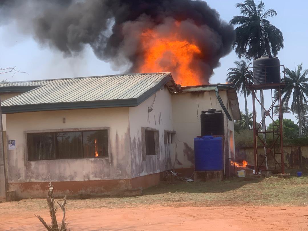 VIDEO: Fire razes INEC office in Delta